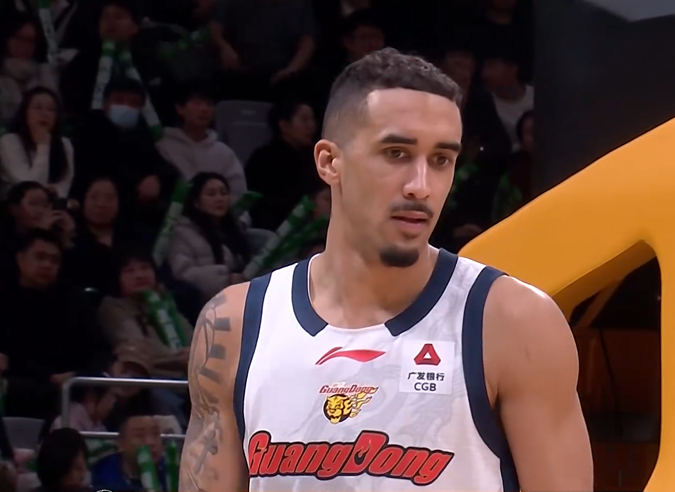 世界杯官方正版-广东名记质疑CBA裁判：广东队做不行，为何其他球队做就可以