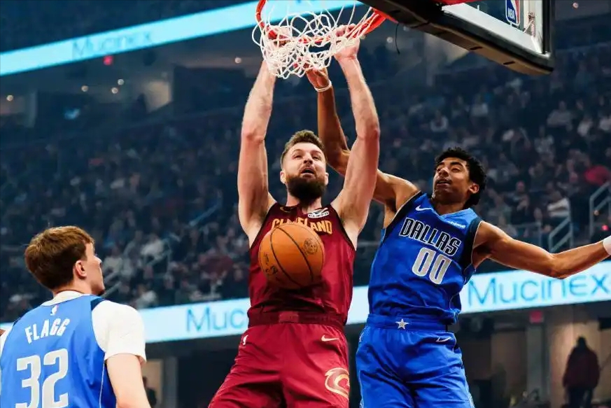 世界杯官方正版-首秀24+8+6记三分！“黑八”功臣&amp;amp;6400万先生，哈登超级帮手来了